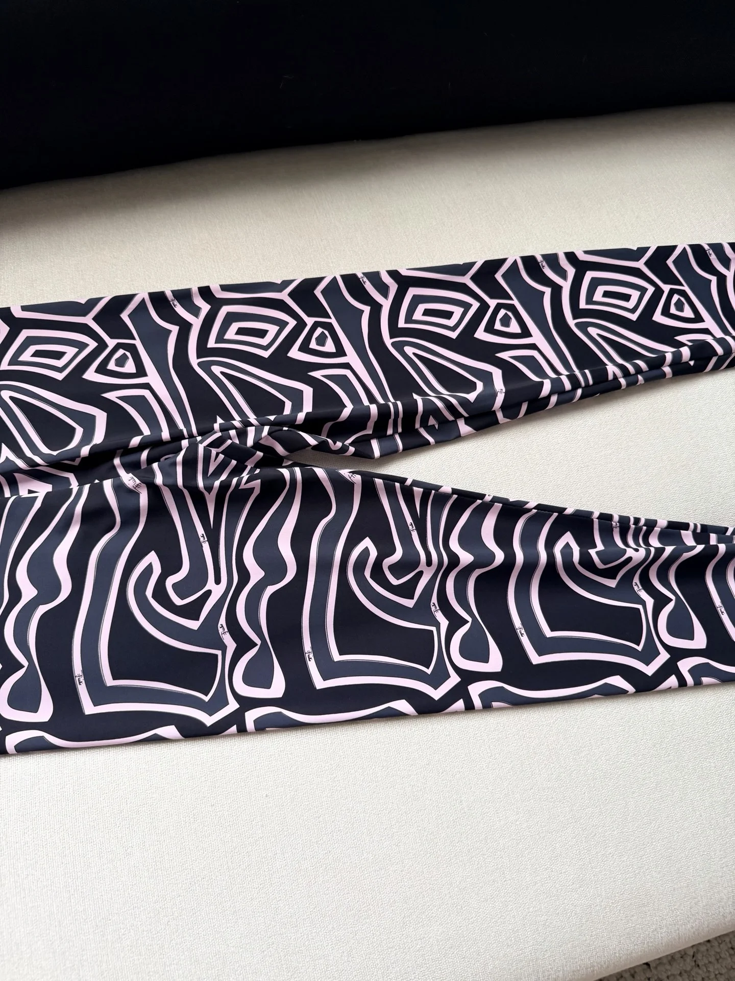 PUCCI Trousers Black-Pink S-L C25202609060967 - Image 7