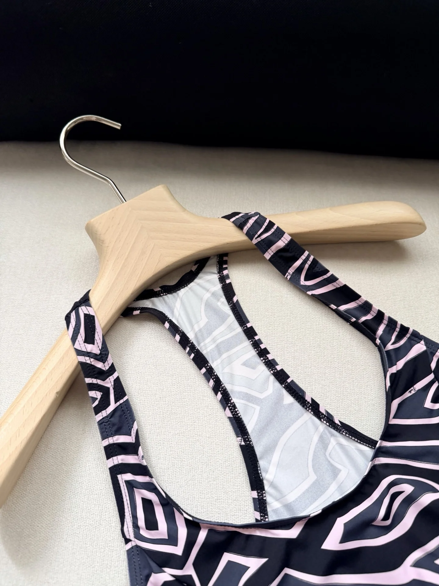 PUCCI Vests Black-Pink S-L C25202609060968 - Image 2