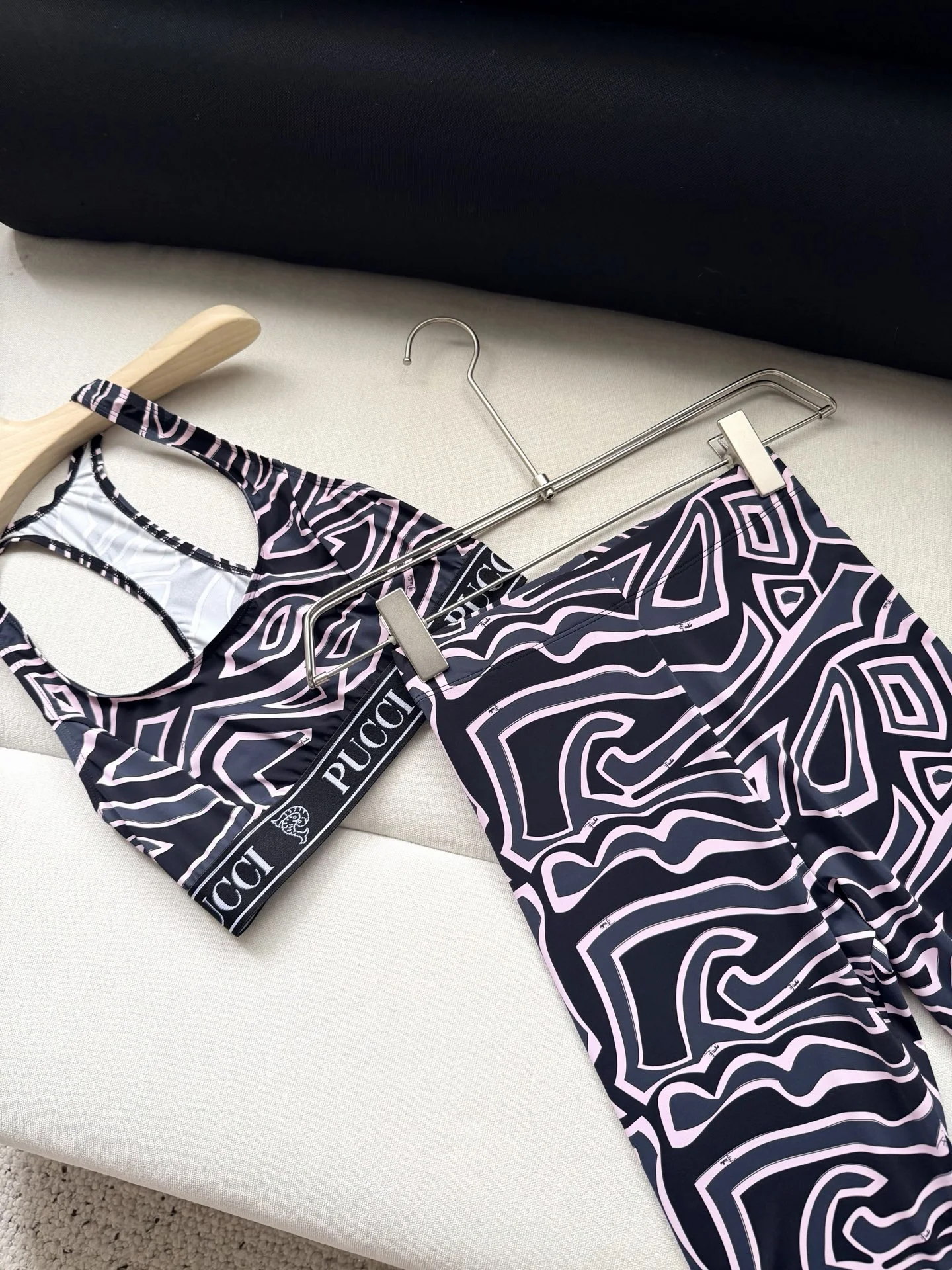 PUCCI Vests Black-Pink S-L C25202609060968 - Image 6