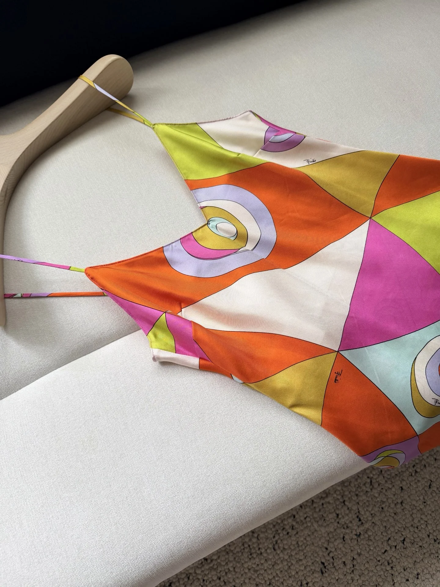 PUCCI Vests Orange-Pink-Yellow-Purple-White-Green S-L C25202609062431 - Image 4