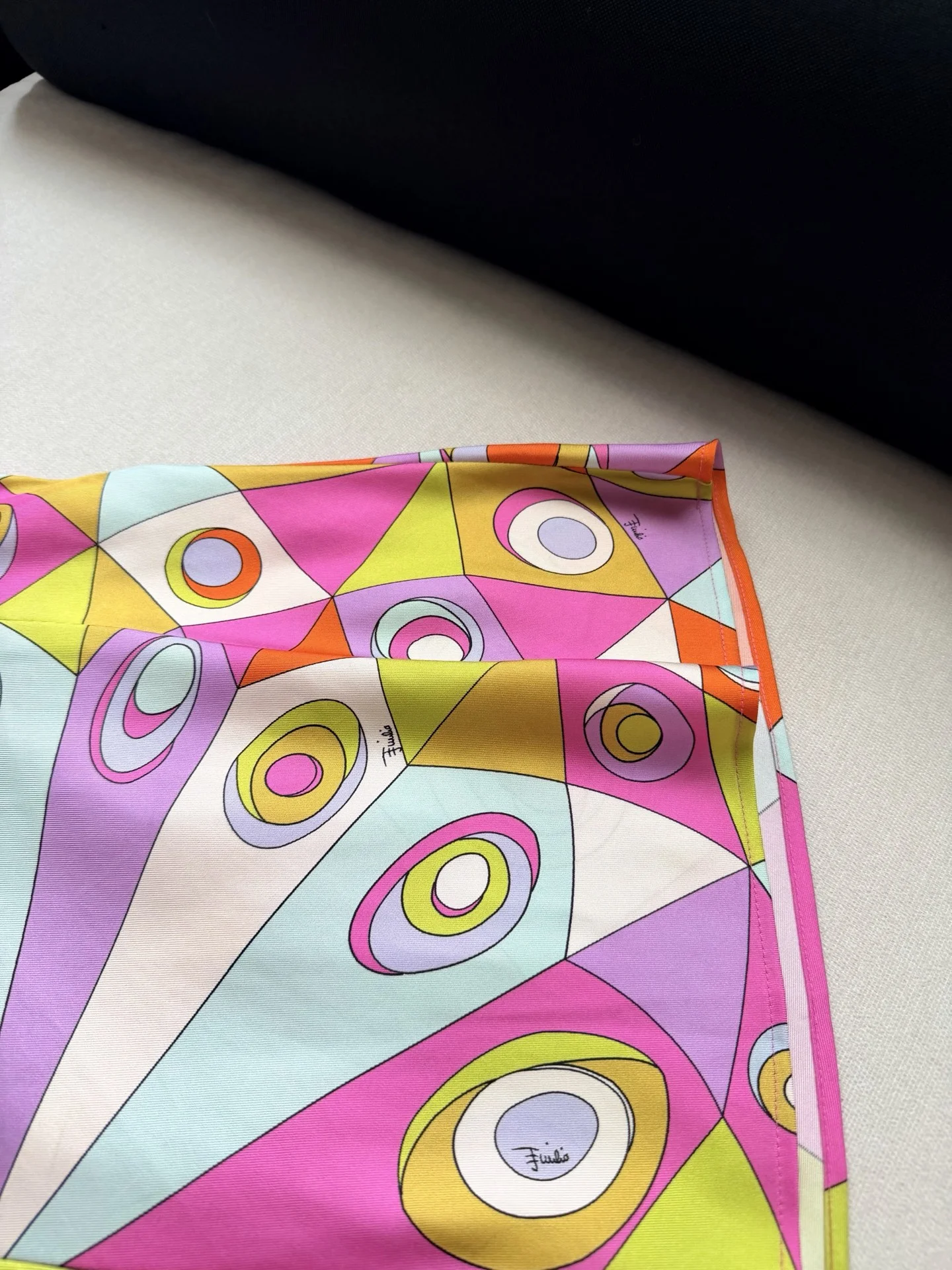 PUCCI Vests Orange-Pink-Yellow-Purple-White-Green S-L C25202609062431 - Image 5