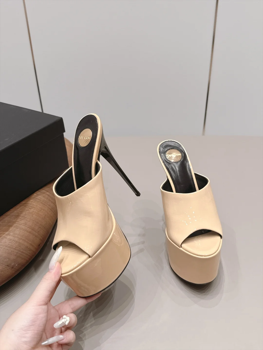 SAINT LAURENT Mules Patent Leather Beige-Black EU35-42 C10202609111547 - Image 4
