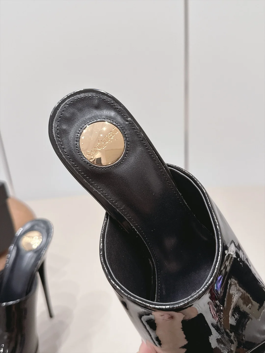 SAINT LAURENT Mules Patent Leather Black EU35-39 C10202609111550 - Image 6