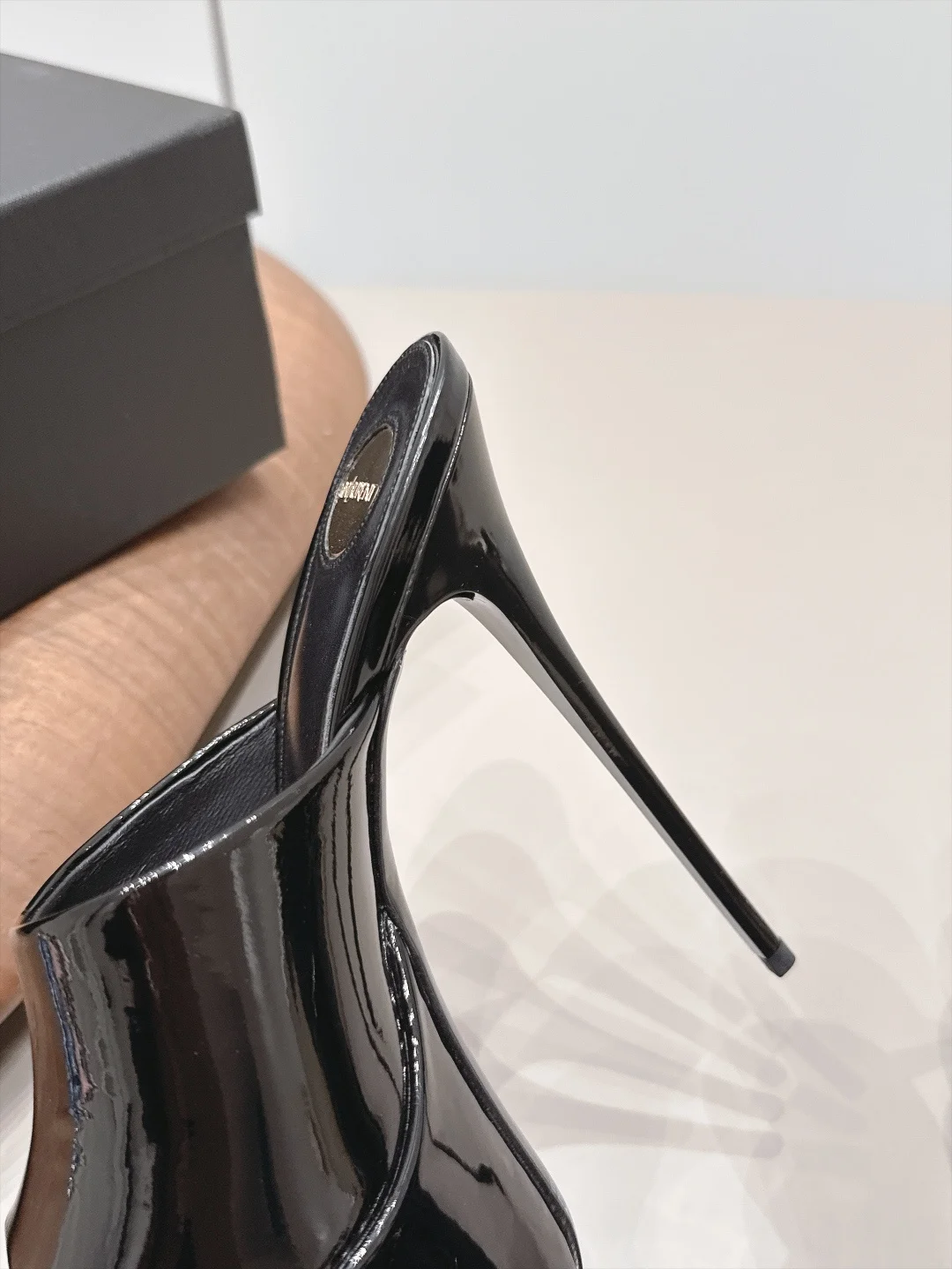 SAINT LAURENT Mules Patent Leather Black EU35-39 C10202609111550 - Image 7