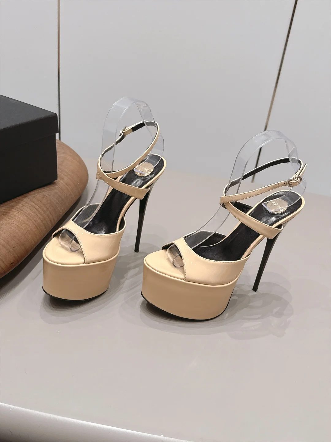 SAINT LAURENT Sandals Beige C20202609111553 - Image 3