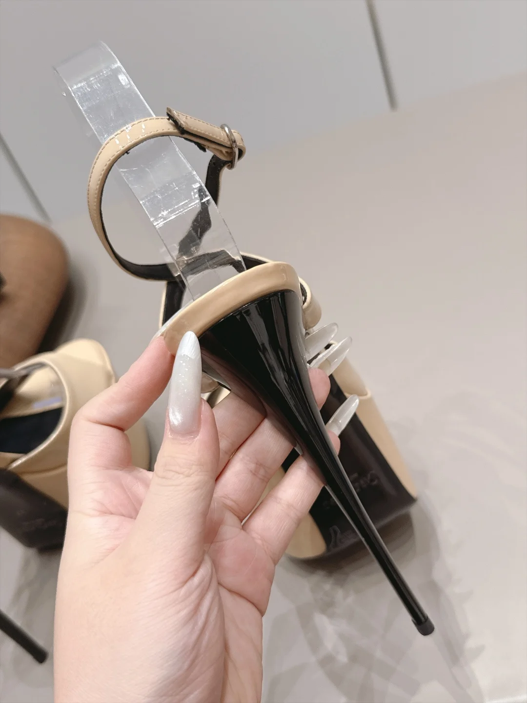 SAINT LAURENT Sandals Beige C20202609111553 - Image 8