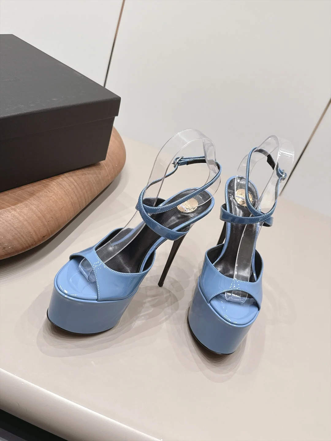 SAINT LAURENT Sandals Blue C20202609111552 - Image 4