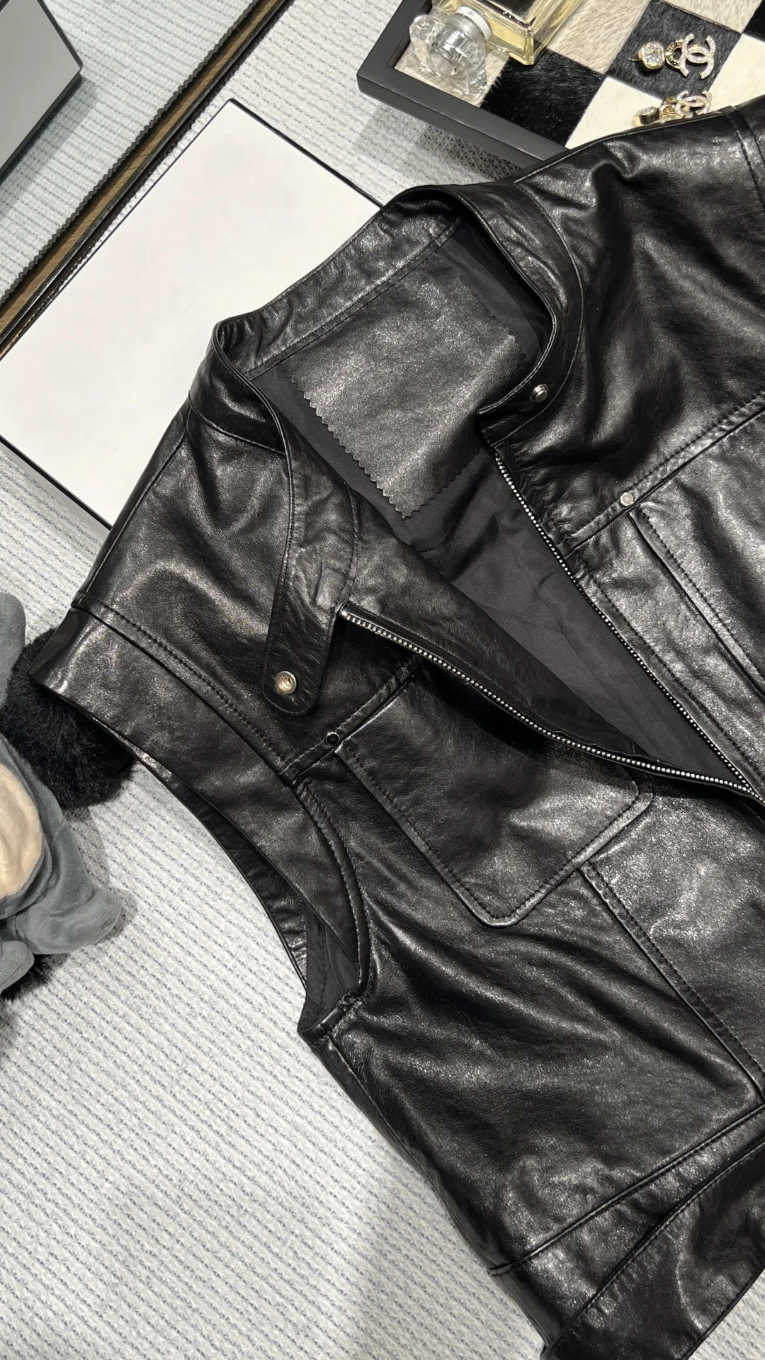 SAINT LAURENT Vests Sheep Leather Black S-XL D95202609063069 - Image 4