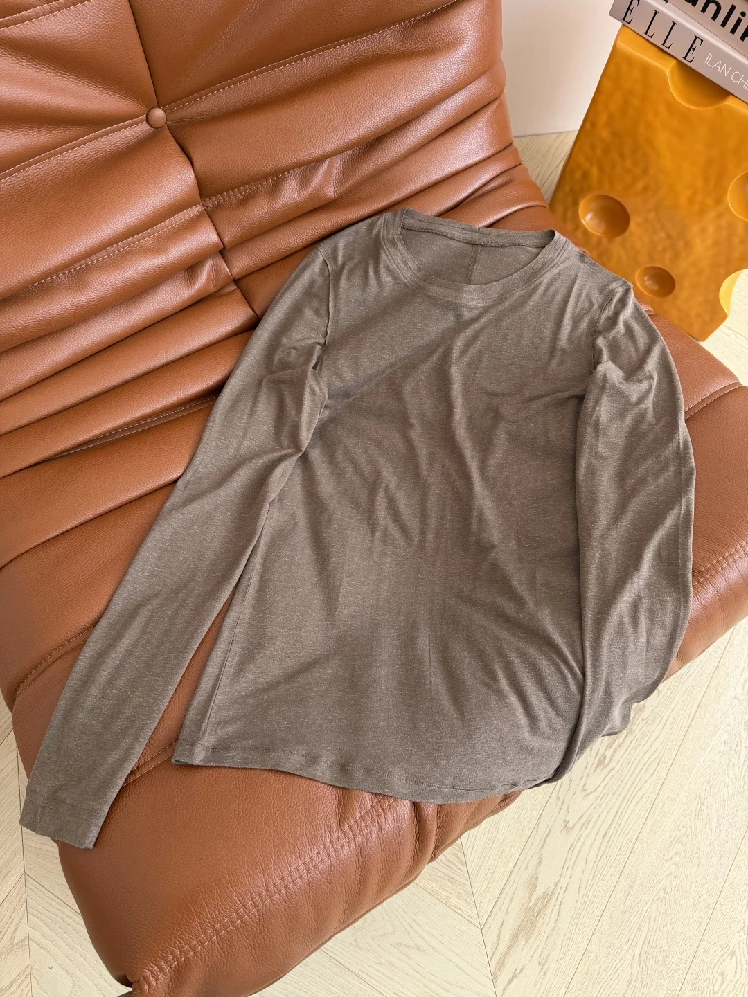 THE ROW T-shirts Linen Tencel Blend Brown-White S-L A95202609061730 - Image 6