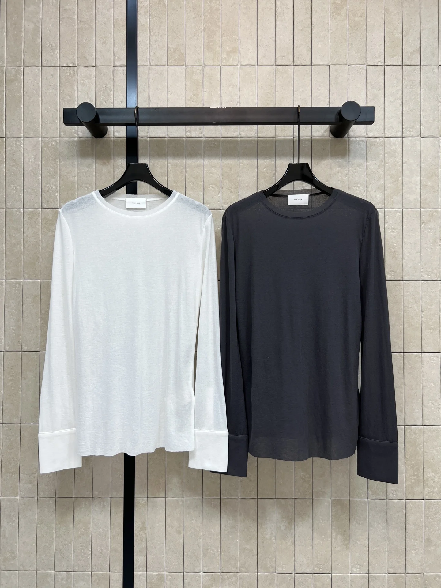 THE ROW T-shirts White-Black S-L B35202609062502