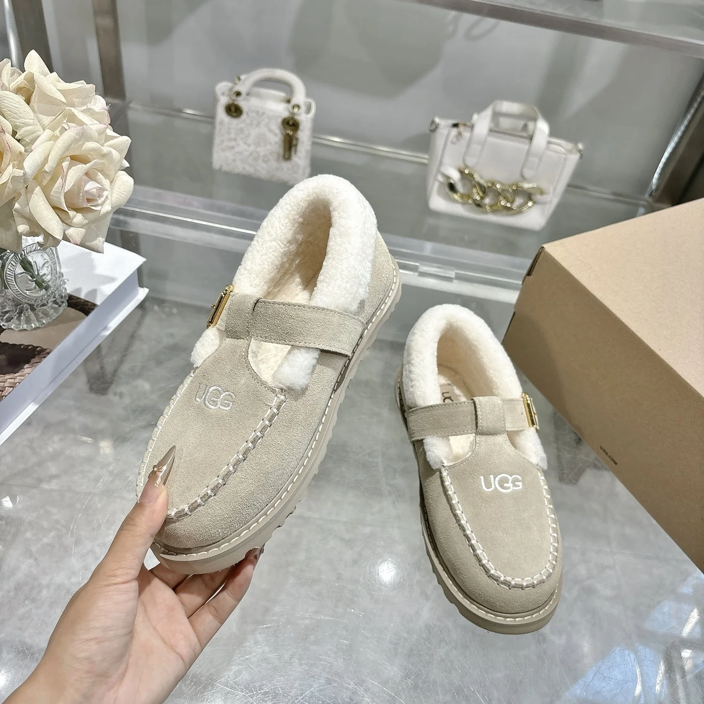 UGG Flats Suede Leather Beige-Cream EU36-40 B00202609111793 - Image 4