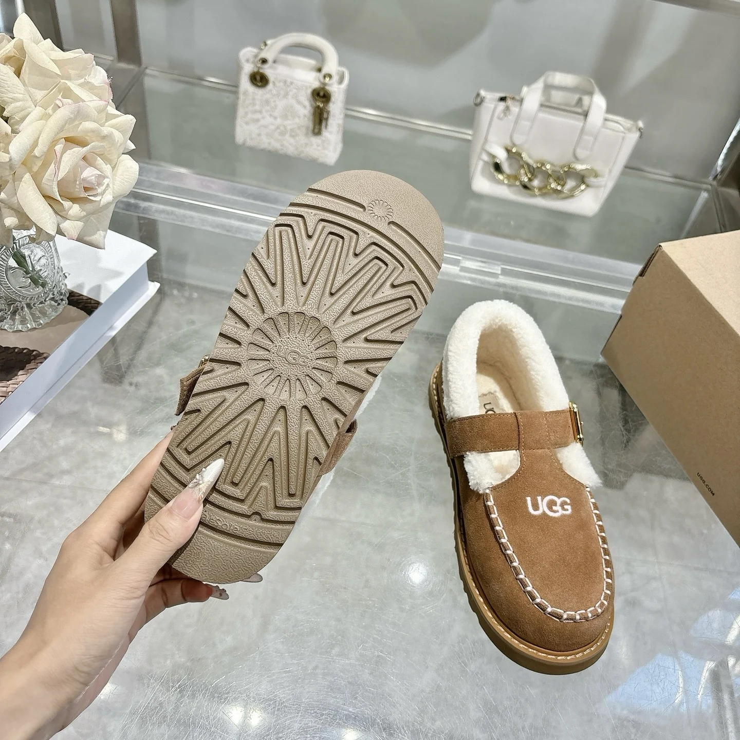 UGG Flats Suede Leather Brown-White EU36-40 B00202609111792 - Image 9