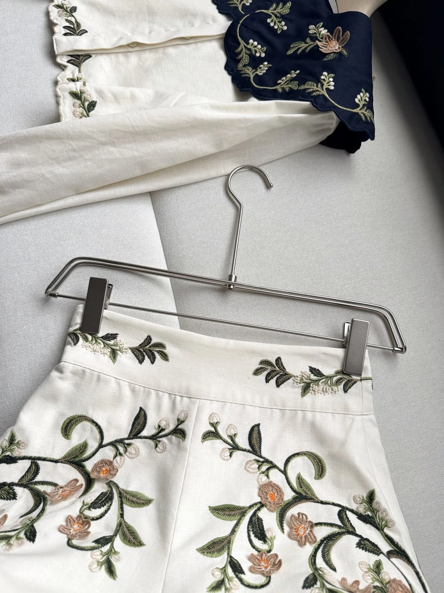 Uncategorized Shorts Linen White-Navy S-XL D15202609062425 - Image 4