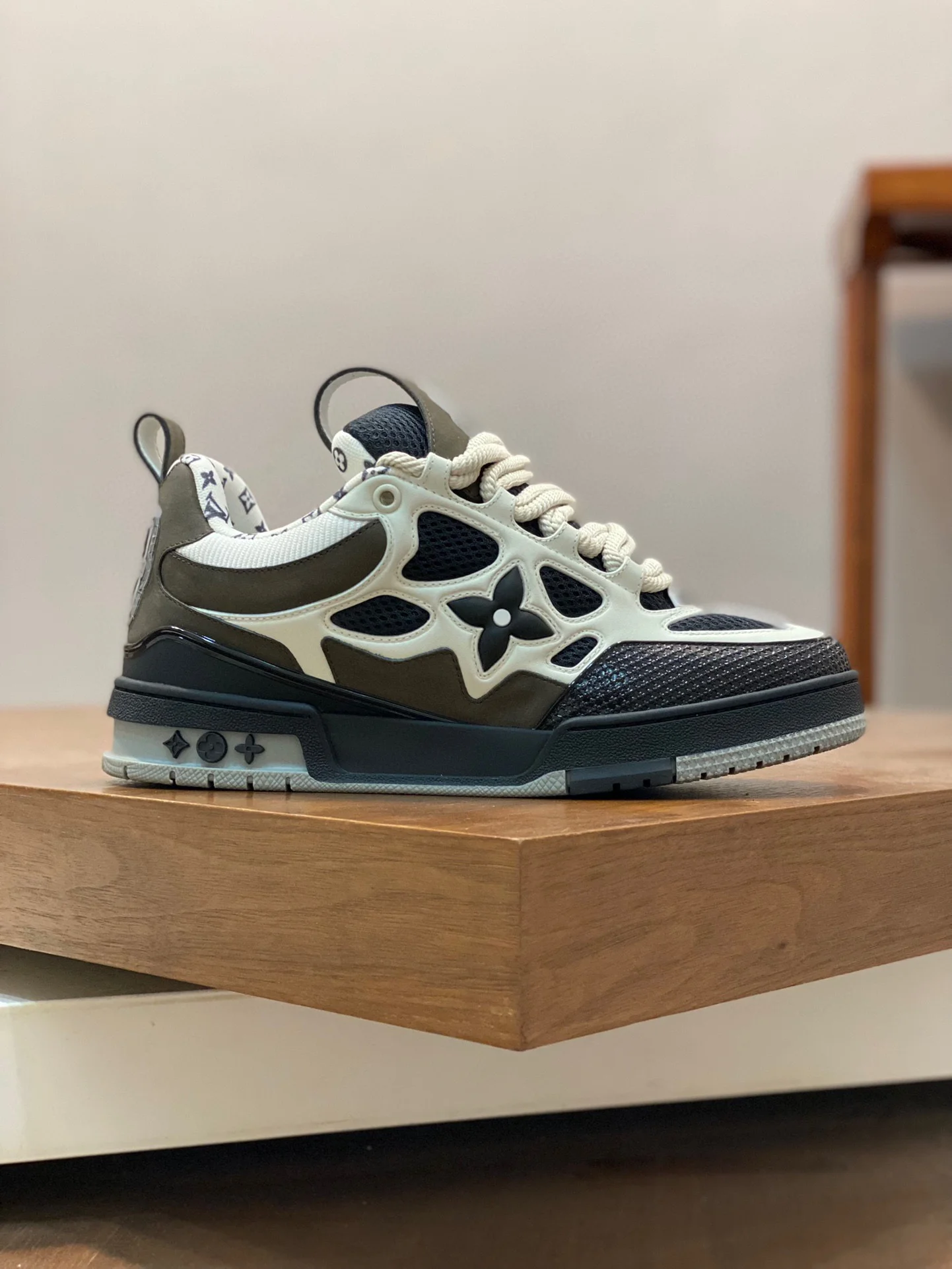 Uncategorized Sneakers Black-White-Brown C00202609111661 - Image 2