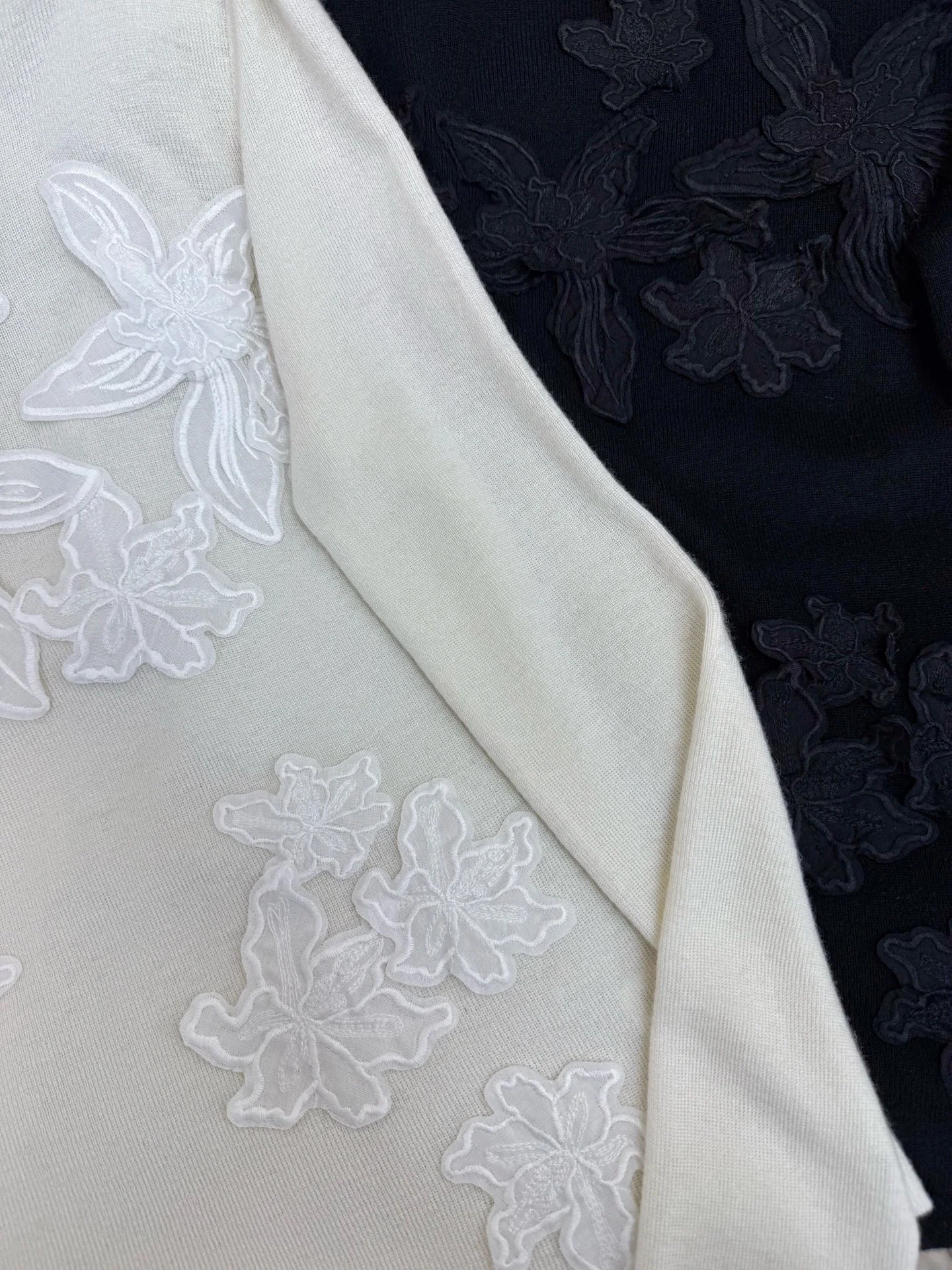 Uncategorized Sweaters Knit White-Black S-M-L B20202609060256 - Image 5