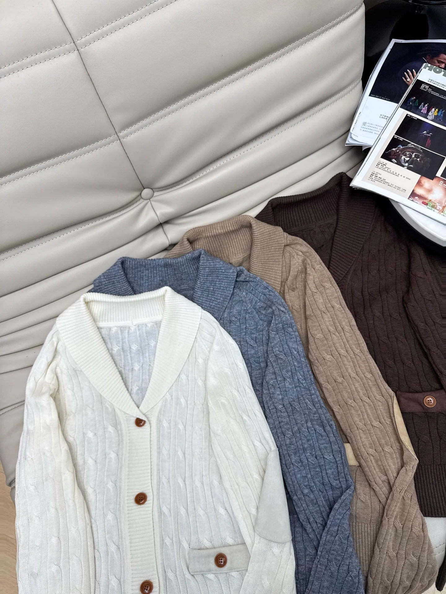 Uncategorized Sweaters White-Blue-Brown S-L B70202609060265 - Image 2
