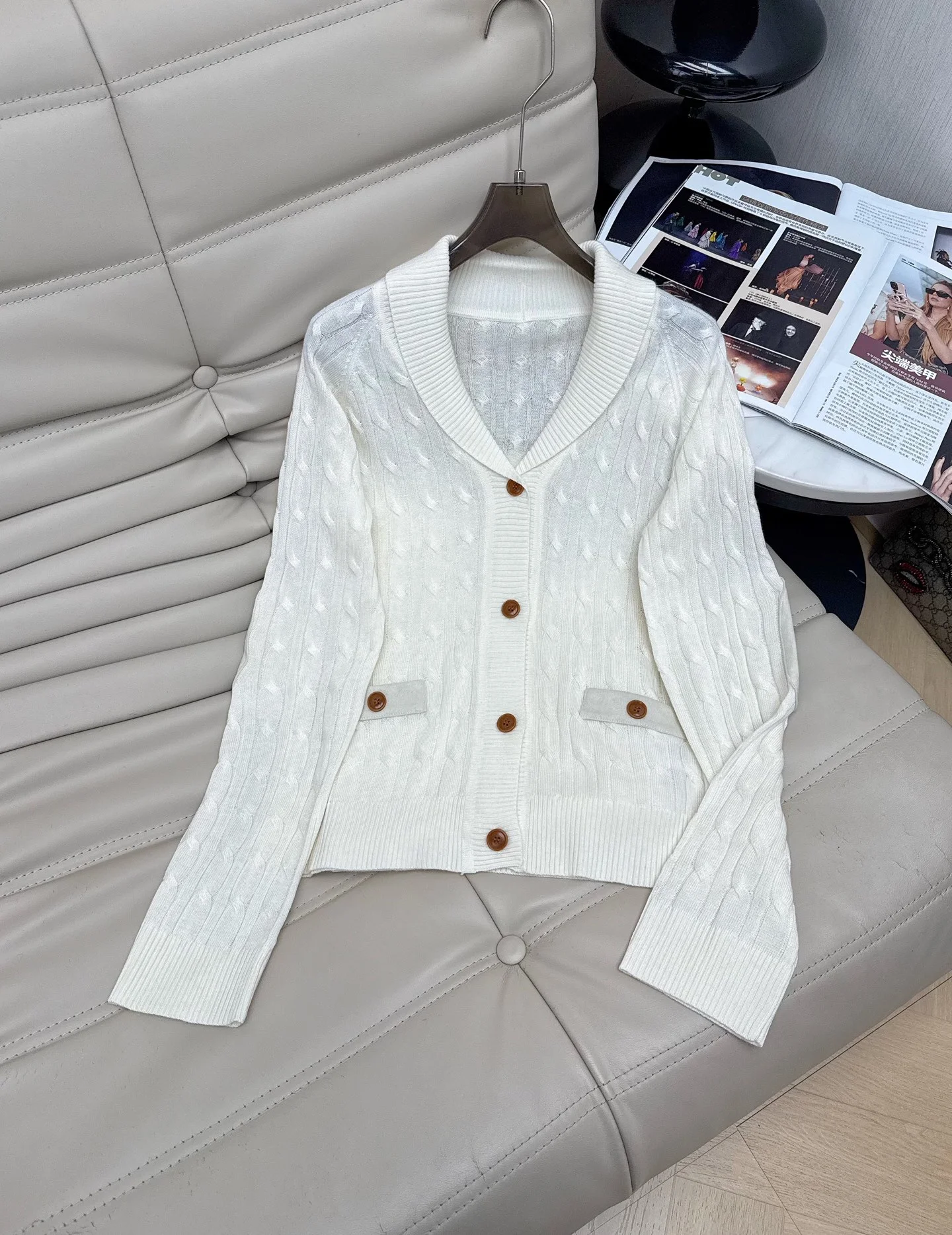 Uncategorized Sweaters White-Blue-Brown S-L B70202609060265 - Image 3