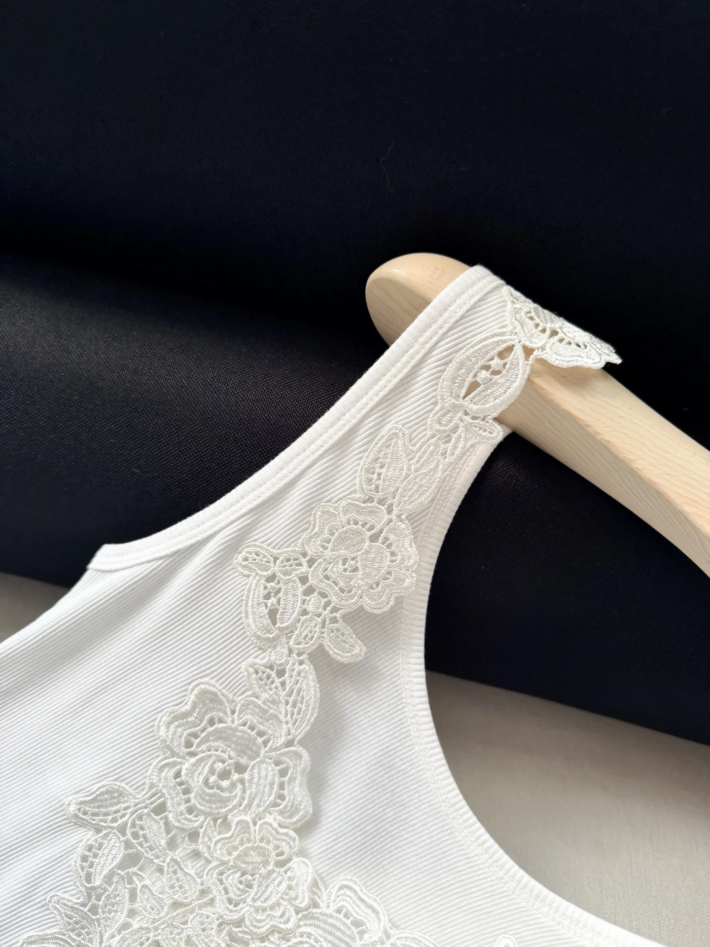 Uncategorized Vests White S-L B55202609062355 - Image 2