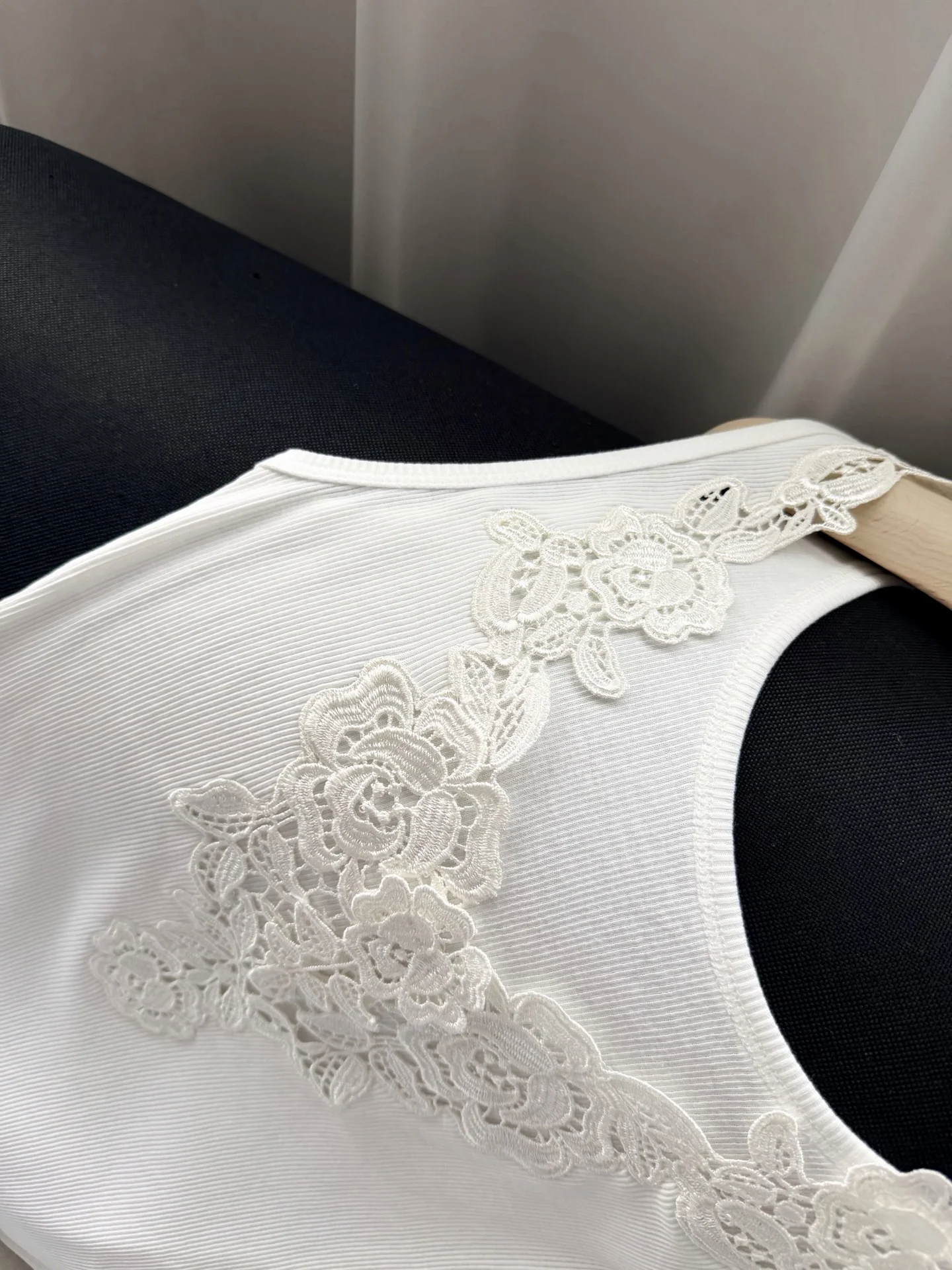 Uncategorized Vests White S-L B55202609062355 - Image 4