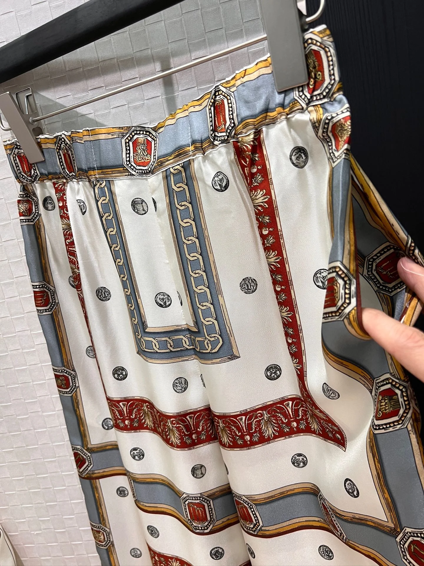 VERSACE Skirts White-Red-Gray S-L C90202609062805 - Image 6