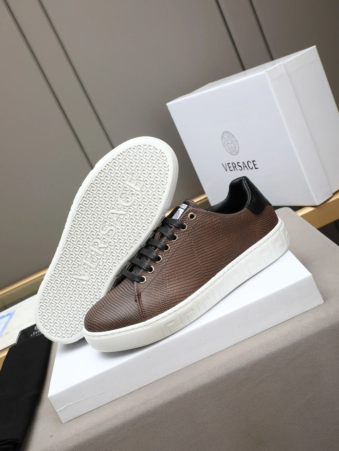 VERSACE Sneakers Calfskin Leather Brown-Black EU38-44 B10202609112038 - Image 3