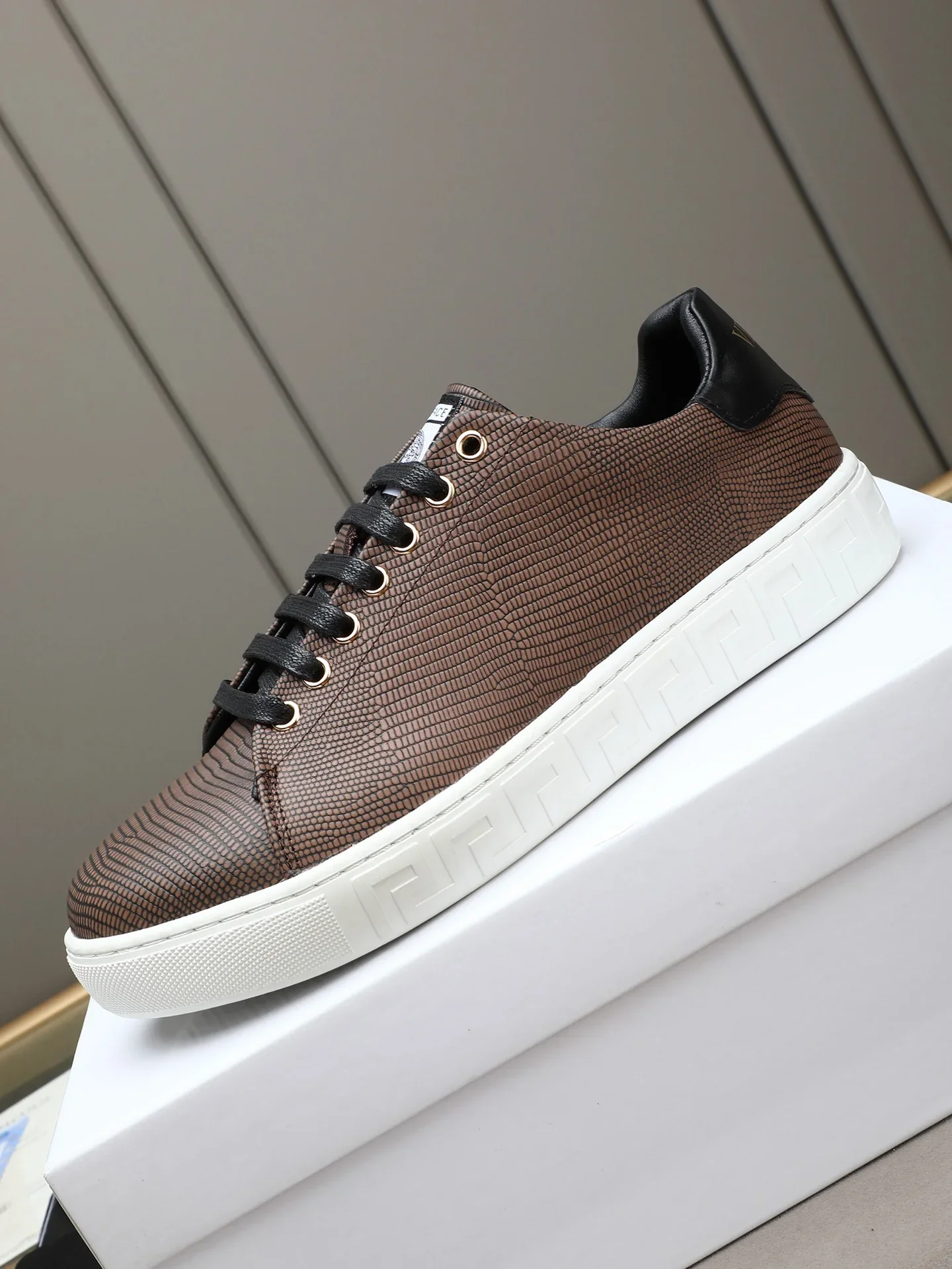 VERSACE Sneakers Calfskin Leather Brown-Black EU38-44 B10202609112038 - Image 5