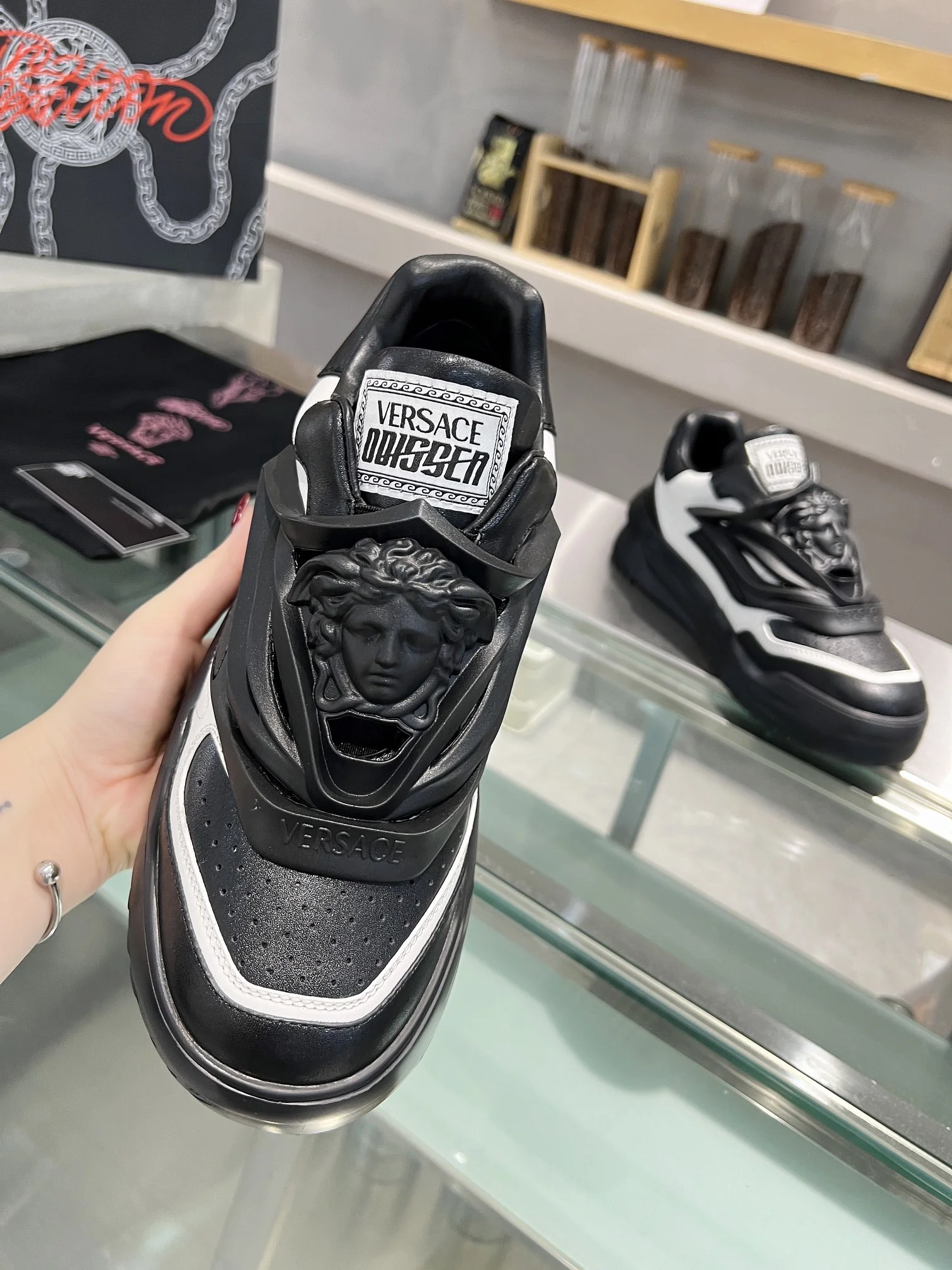 VERSACE Sneakers Leather Black-White EU35-46 B90202609111932 - Image 3