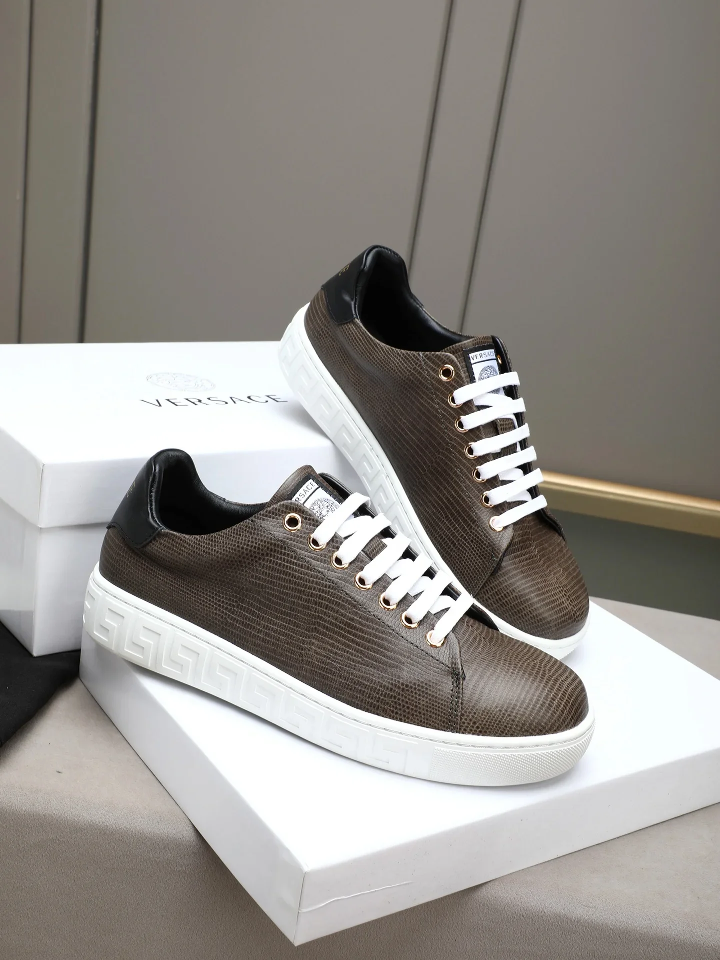VERSACE Sneakers Lizard Embossed Calfskin Brown-Black EU38-44 B10202609112039 - Image 4