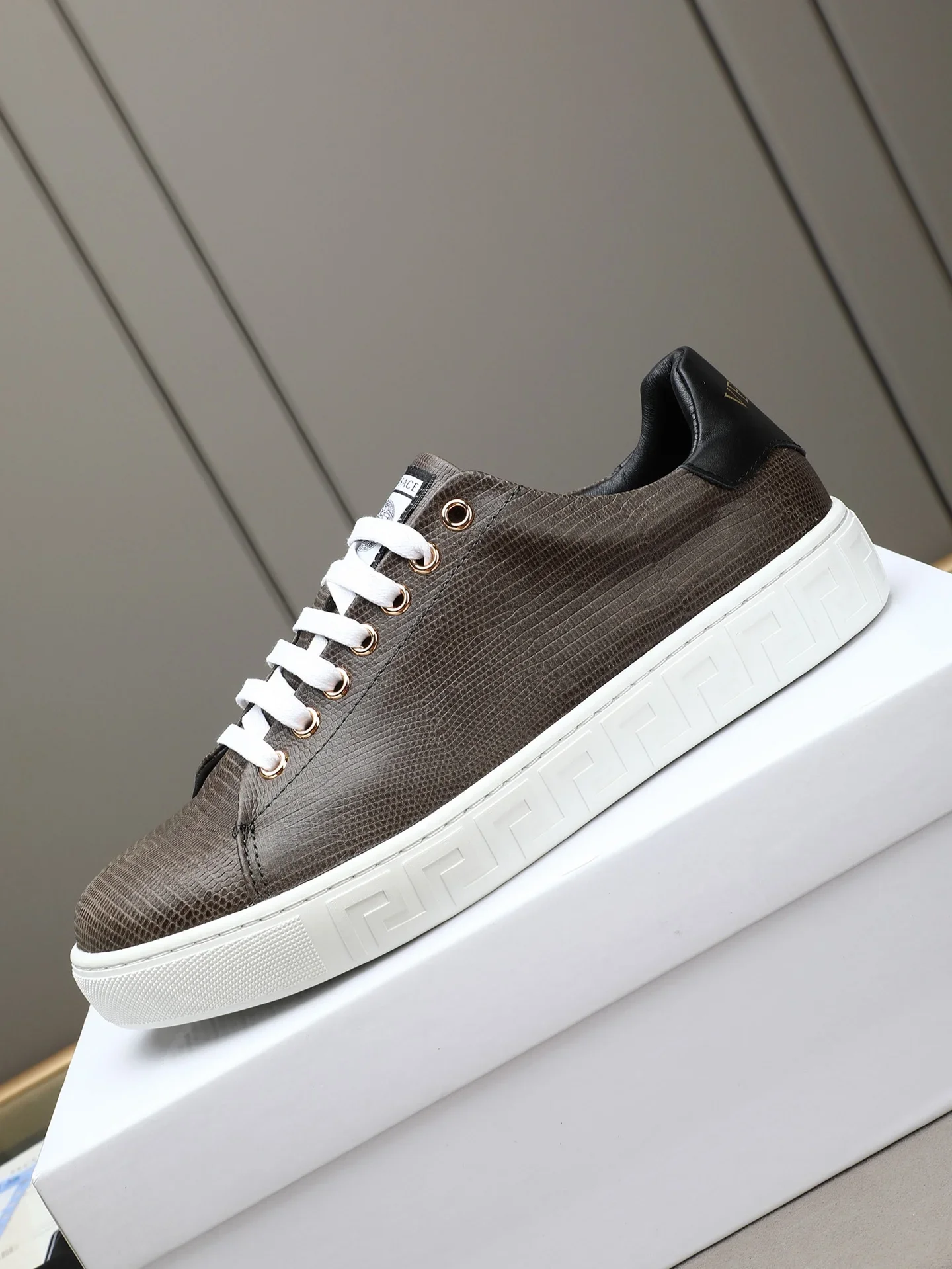 VERSACE Sneakers Lizard Embossed Calfskin Brown-Black EU38-44 B10202609112039 - Image 6