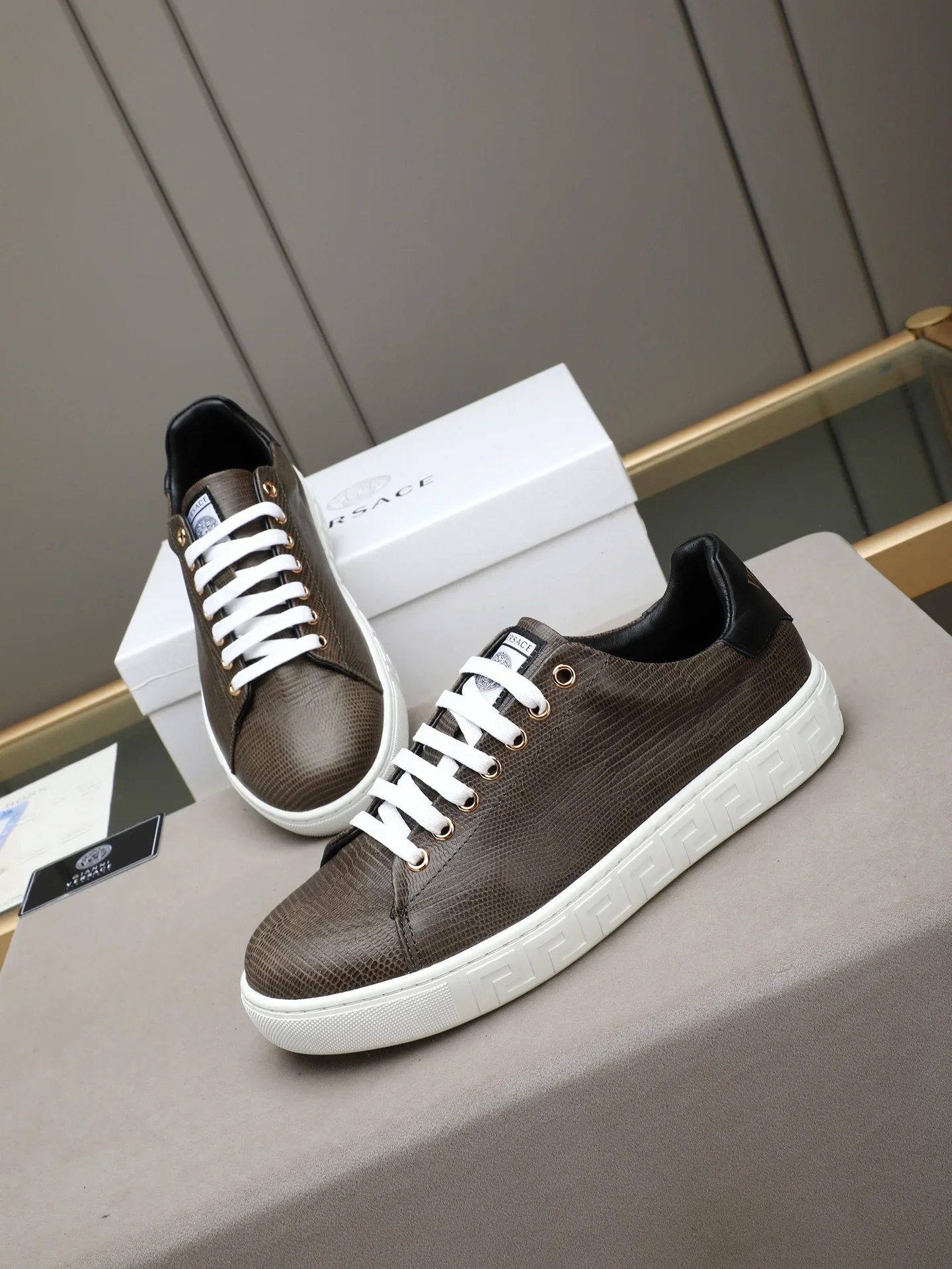VERSACE Sneakers Lizard Embossed Calfskin Brown-Black EU38-44 B10202609112039 - Image 7